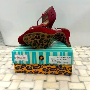 Bettie Page burgundy red high heel shoes size 7